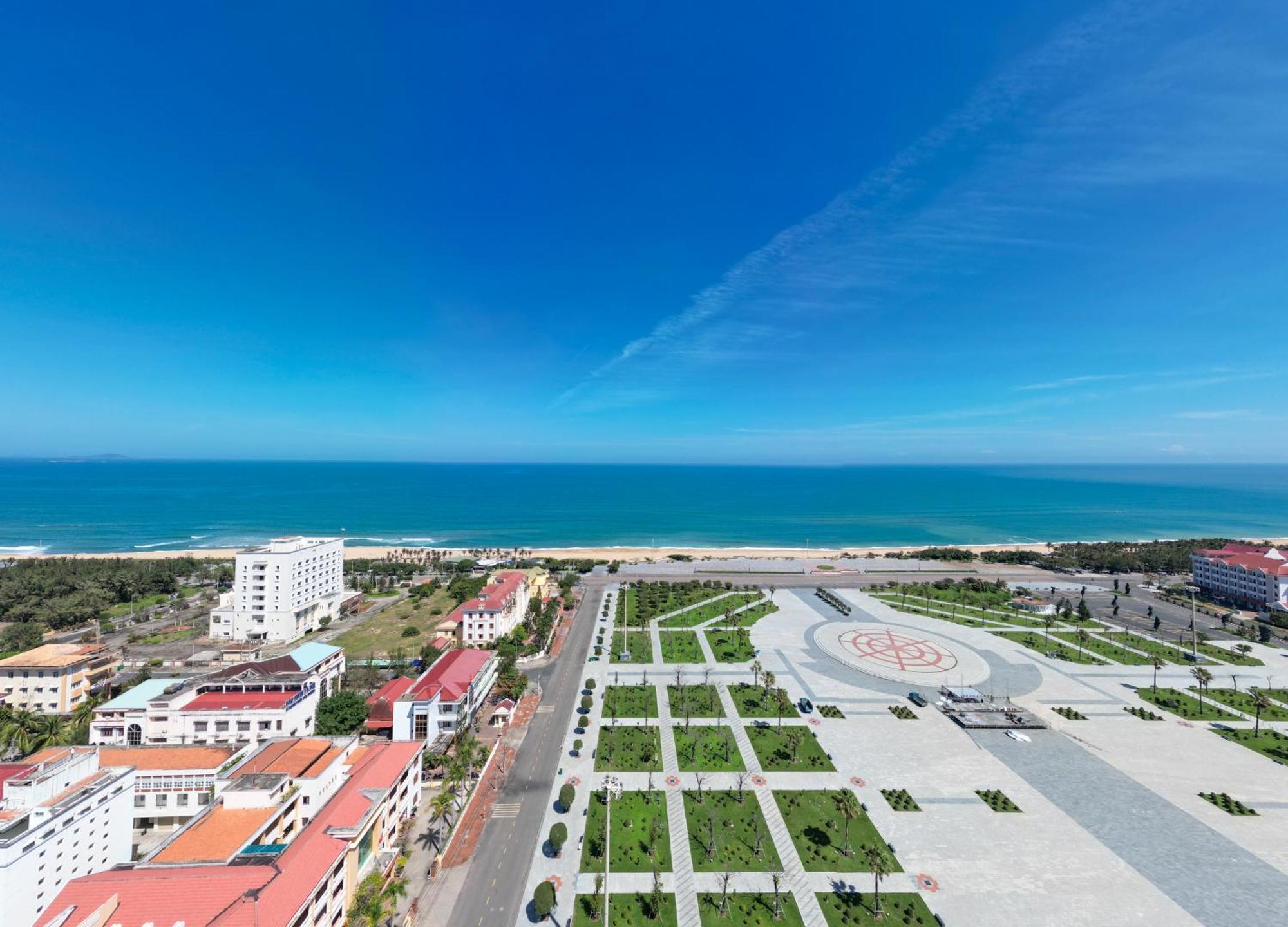 Wink Hotel Tuy Hoa Beach - 24Hrs Stay & Rooftop Pool Bar Εξωτερικό φωτογραφία